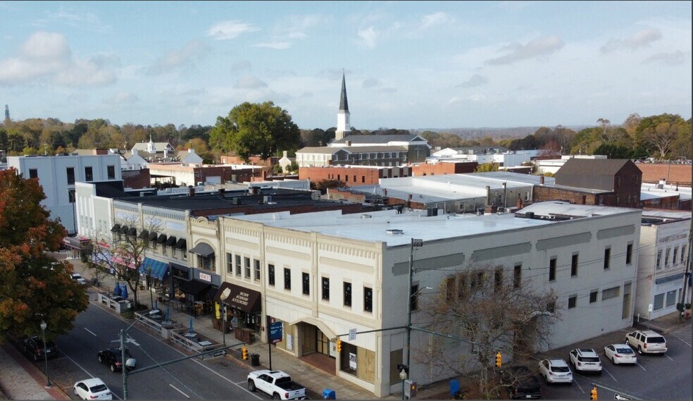 117 E Union St, Morganton, NC à louer - Photo de l’immeuble – Image 1 sur 5
