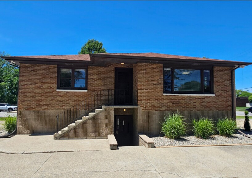 2708 45th Ave, Highland, IN à vendre Photo de l’immeuble– Image 1 sur 8