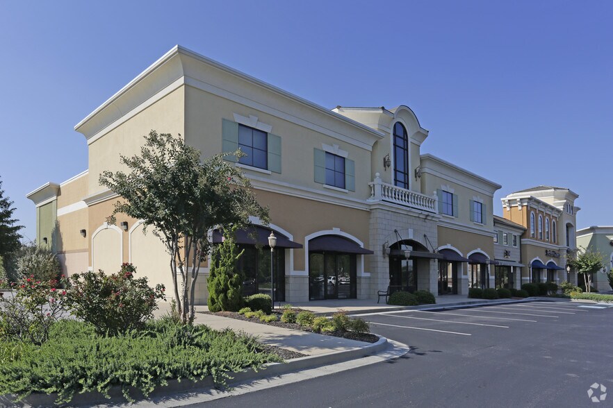 7201 Shallowford Rd, Chattanooga, TN à louer - Photo principale – Image 3 sur 24