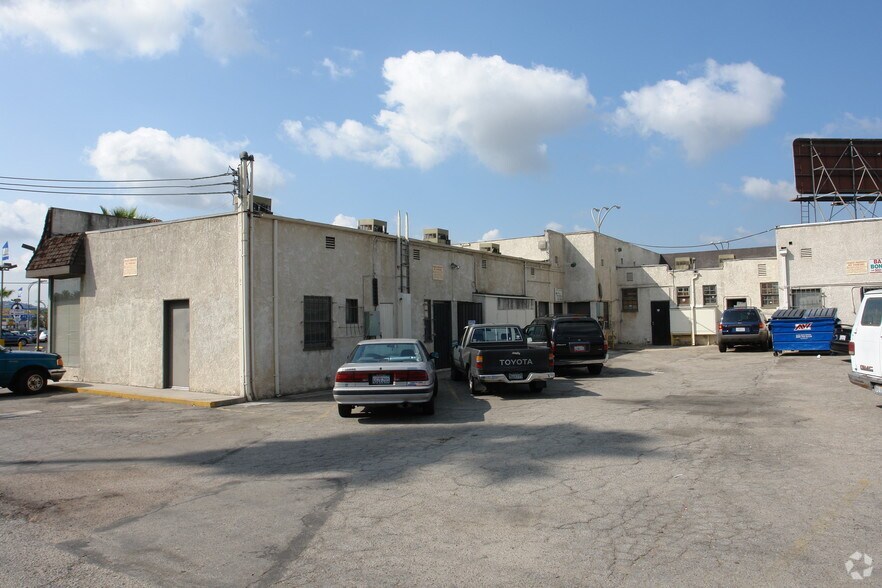 5900-5902 Van Nuys Blvd, Van Nuys, CA à louer - Photo de l’immeuble – Image 2 sur 5