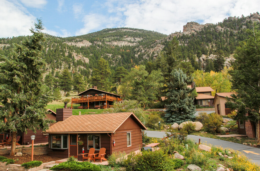 2815 Fall River Rd, Estes Park, CO à vendre - Photo principale – Image 1 sur 12