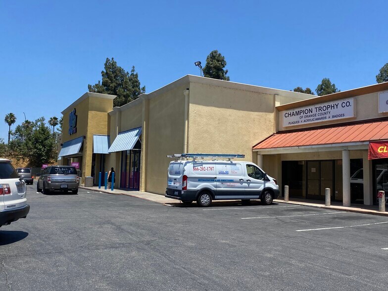 789-885 S Tustin St, Orange, CA à louer - Photo de l’immeuble – Image 3 sur 5
