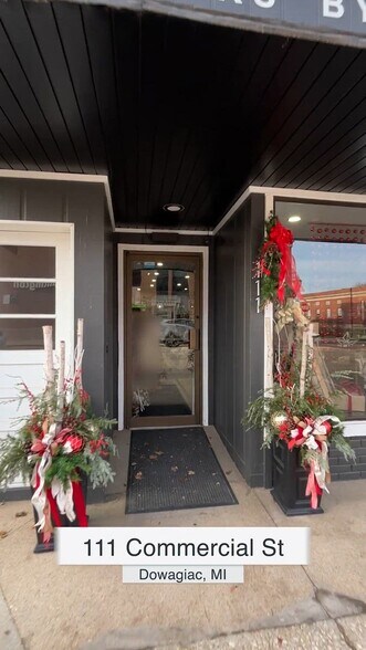 111 Commercial St, Dowagiac, MI à vendre - Vidéo sur l’annonce professionnelle – Image 2 sur 55