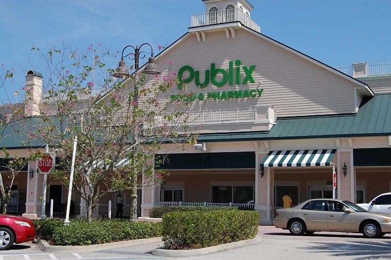 788 SE Becker Rd, Port Saint Lucie, FL à louer - Photo de l’immeuble – Image 2 sur 15