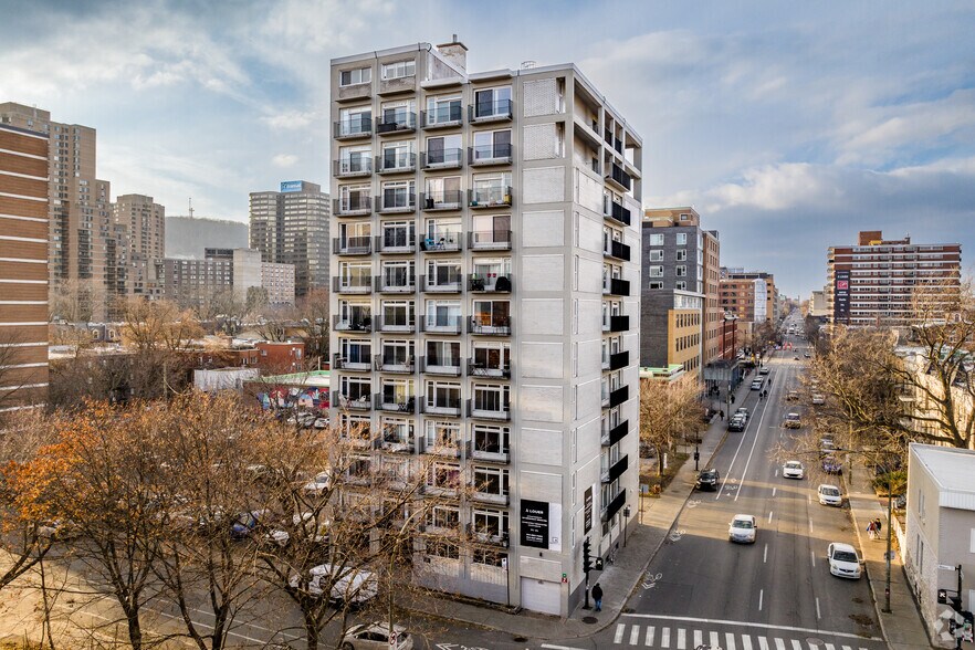 105 Rue Milton, Montréal, QC à vendre - Photo de l’immeuble – Image 1 sur 28