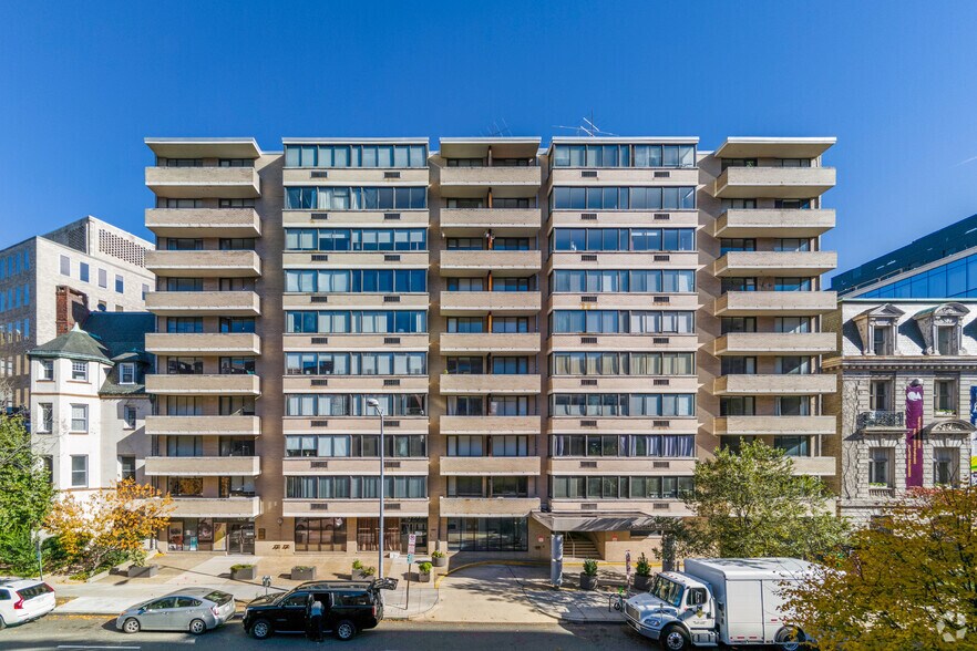 1325-1327 18th St NW, Washington, DC à louer - Photo de l’immeuble – Image 2 sur 8
