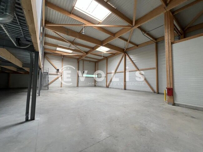 Plus de détails pour Local d’activités à vendre