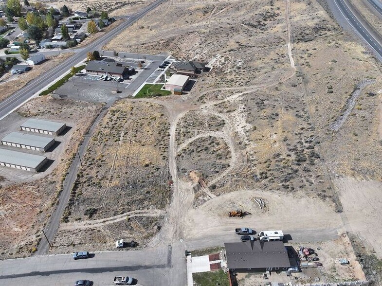 Elm Street St, Carlin, NV à vendre - Photo de l’immeuble – Image 3 sur 5