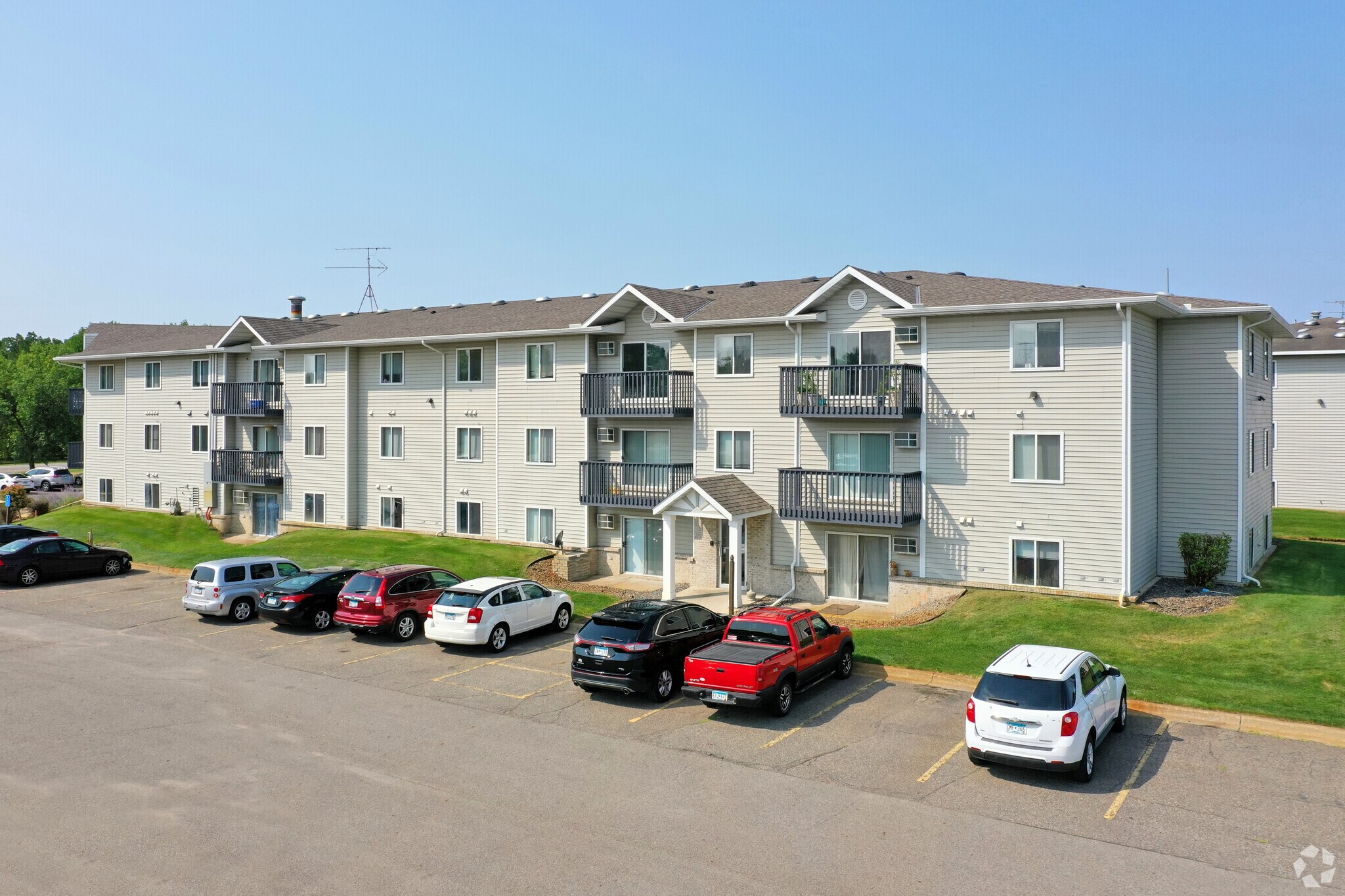 690 Prosper Dr, Waite Park, MN à vendre Photo principale– Image 1 sur 53