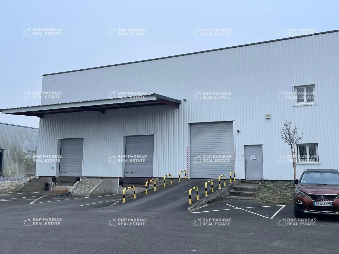 Bureau dans Saint-Ay à louer Photo de l’immeuble– Image 1 sur 9