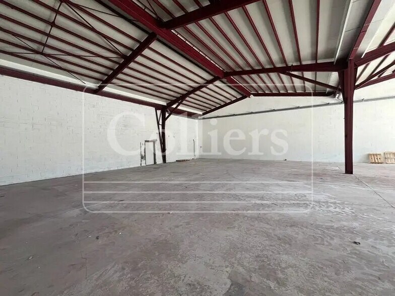 Local d’activités dans Aubagne à louer - Photo intérieure – Image 2 sur 5