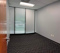2425 E Landstreet Rd, Orlando, FL à louer Photo intérieure– Image 2 sur 2