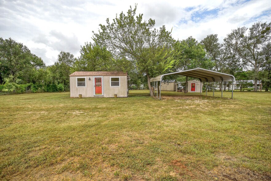 901 Highway 21 W, Cedar Creek, TX à vendre - Photo de l’immeuble – Image 2 sur 36