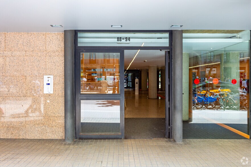 Carrer la Rambla, 88, Barcelone, Barcelona à louer - Photo de l’immeuble – Image 3 sur 3