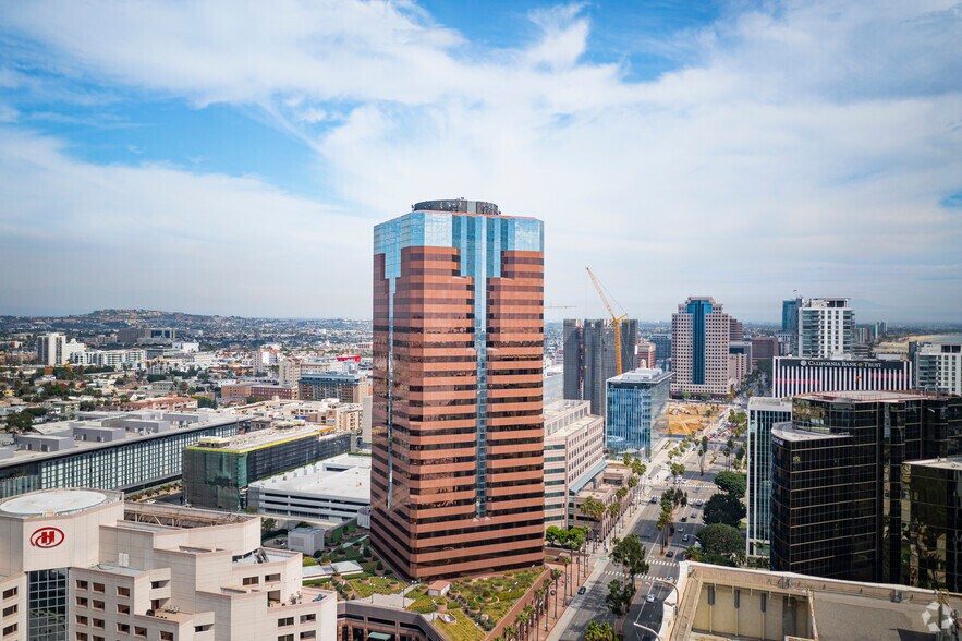 1 World Trade Ctr, Long Beach, CA à louer - Photo de l’immeuble – Image 2 sur 7