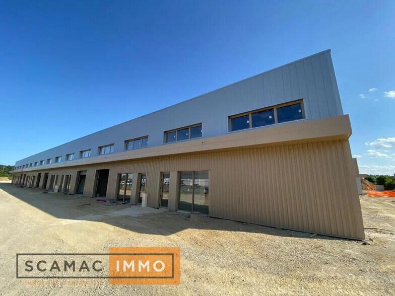 Local d'activités dans Brétigny-sur-Orge à vendre - Photo de l’immeuble – Image 2 sur 4