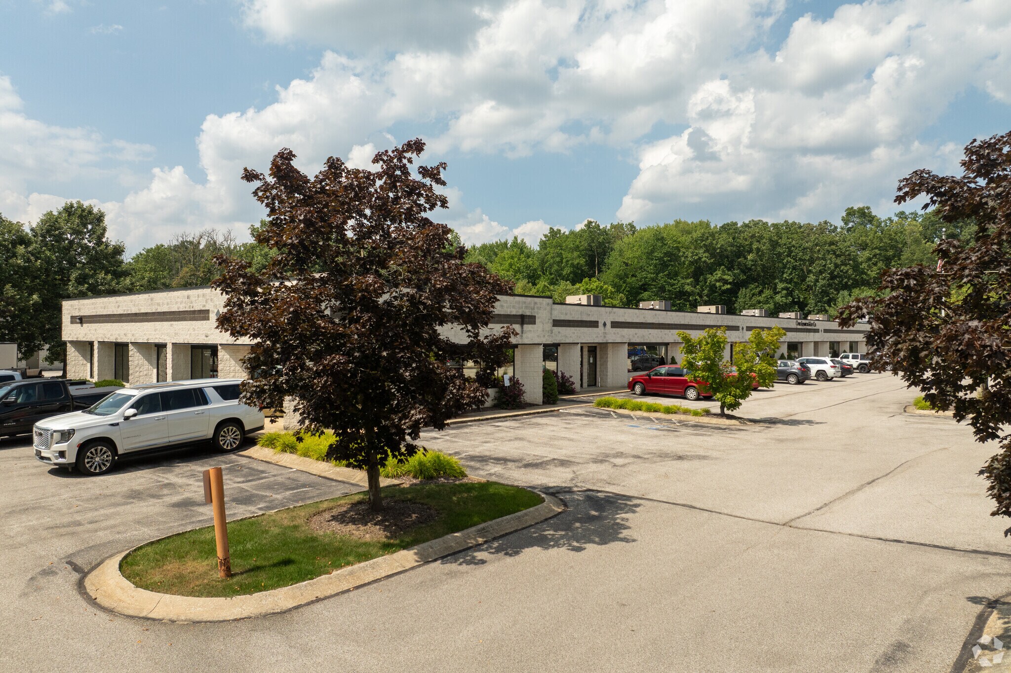 9345 Ravenna Rd, Twinsburg, OH à louer Photo principale– Image 1 sur 6