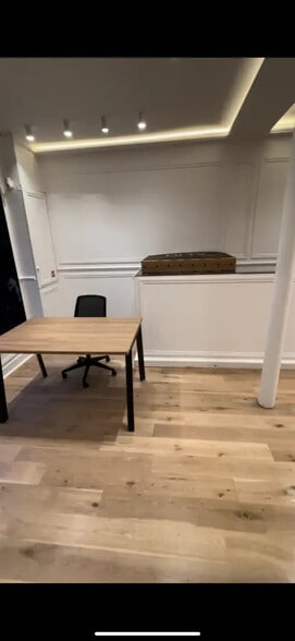 Local commercial dans Paris à louer - Photo intérieure – Image 2 sur 3