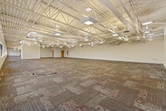 1820 Midpark Rd, Knoxville, TN à louer Photo de l’immeuble– Image 2 sur 16