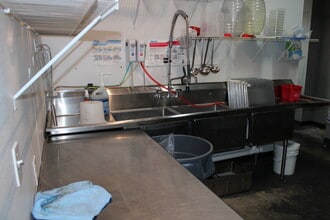 8045 Metcalf Ave, Overland Park, KS à louer Photo intérieure– Image 2 sur 7