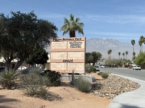 68625 Perez Rd, Cathedral City, CA à louer Photo intérieure– Image 2 sur 2