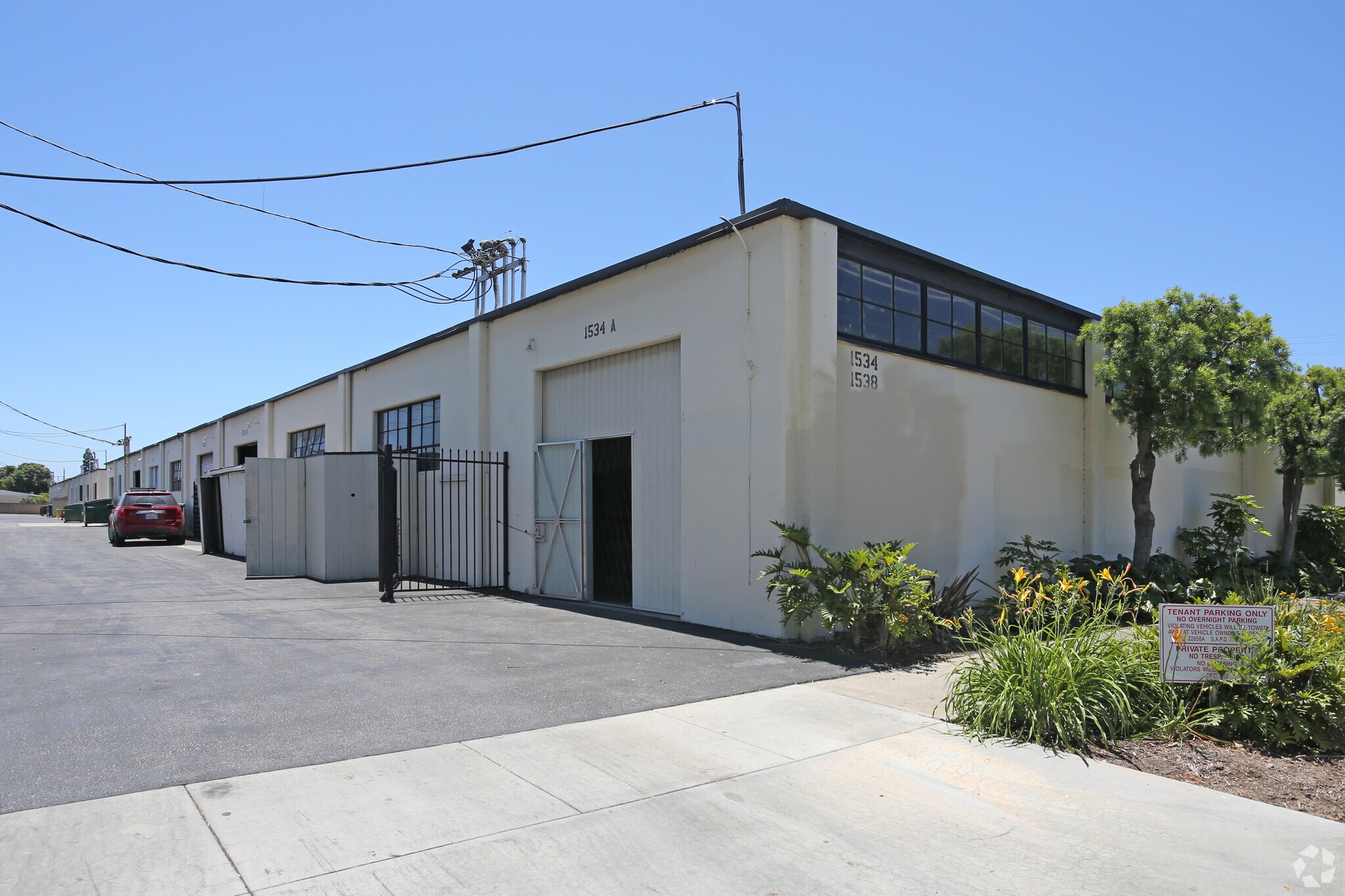 1534 E Chestnut Ave, Santa Ana, CA à louer Photo principale– Image 1 sur 5