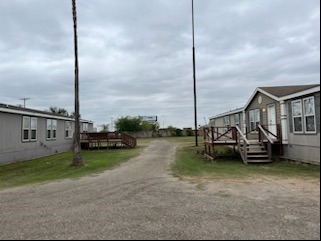 1080 85 hwy, Dilley, TX à louer - Photo de l’immeuble – Image 3 sur 13