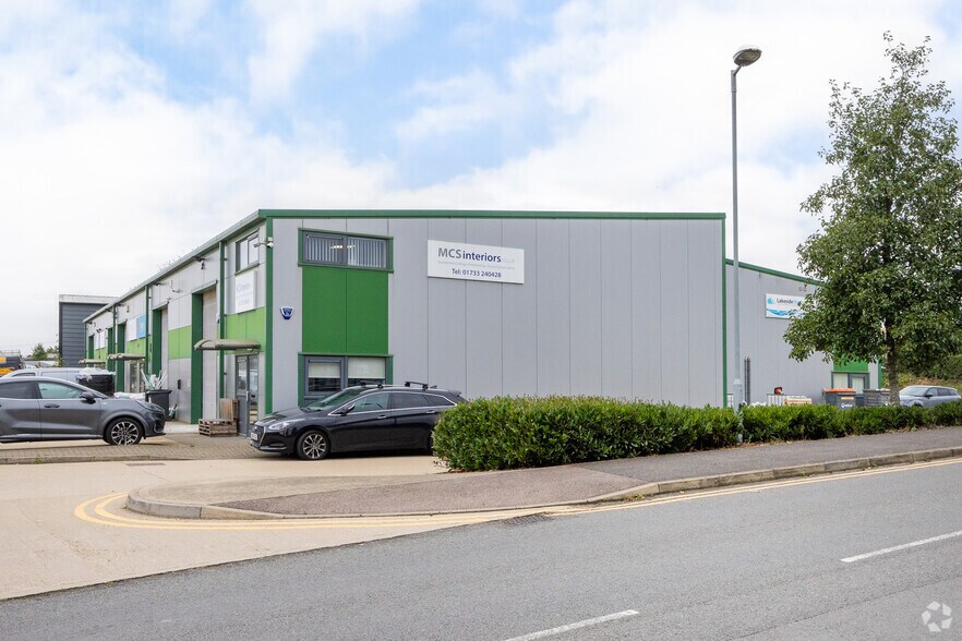 Broadway, Yaxley à vendre - Photo de l’immeuble – Image 2 sur 3