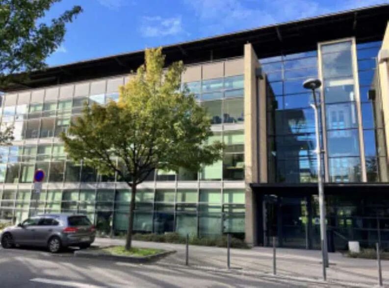 12 Rue Jonas Salk, Lyon à louer - Photo de l’immeuble – Image 1 sur 8