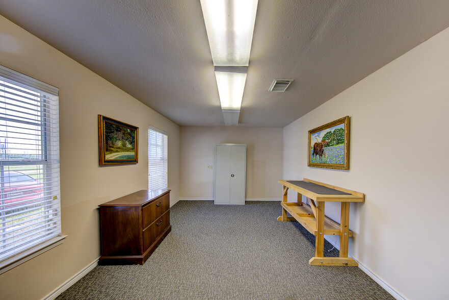 4095 SE I 10 Frontage Rd, Sealy, TX à vendre - Photo de l’immeuble – Image 2 sur 53