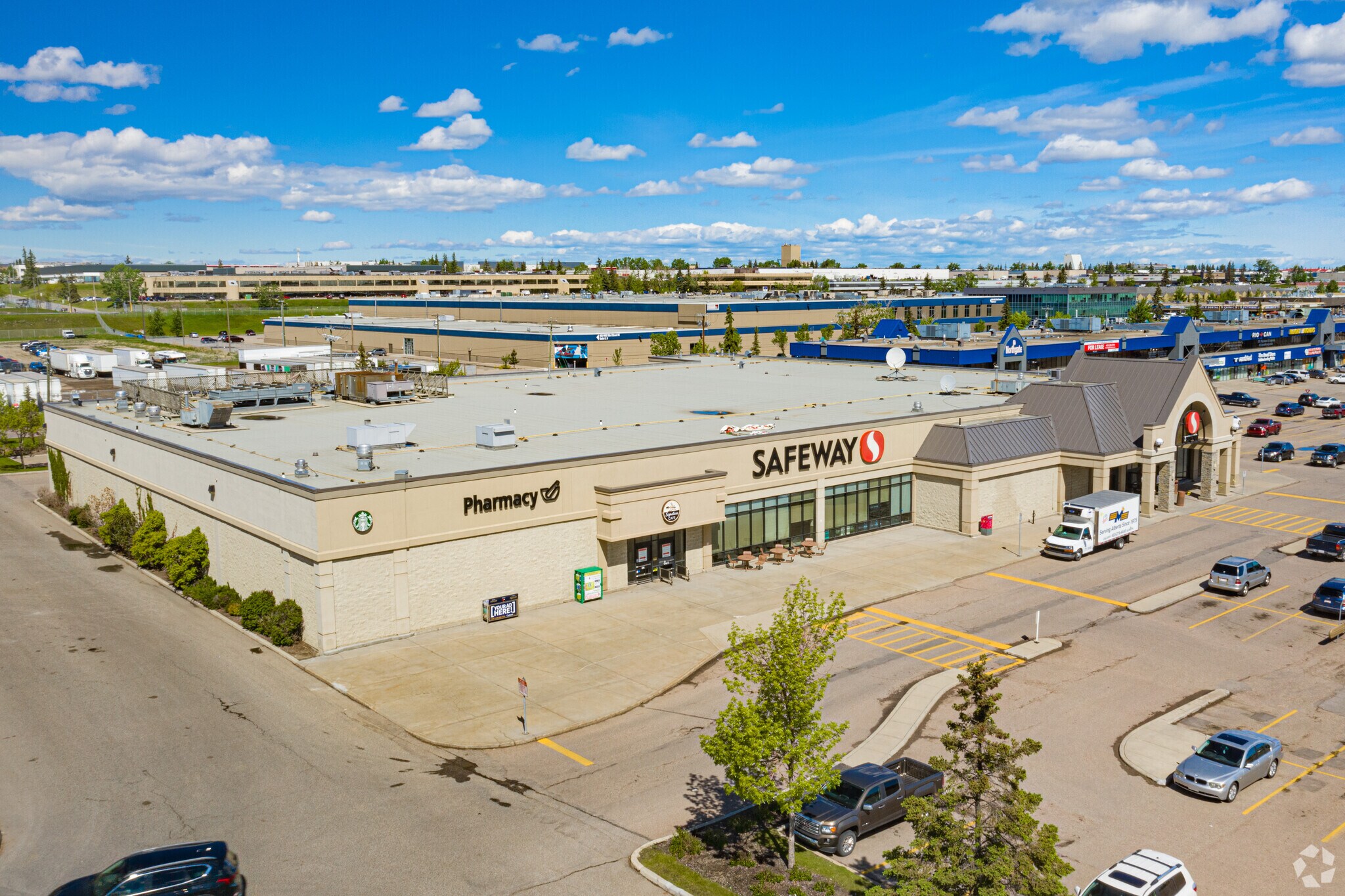 495 36 St NE, Calgary, AB à louer Photo de l’immeuble– Image 1 sur 2