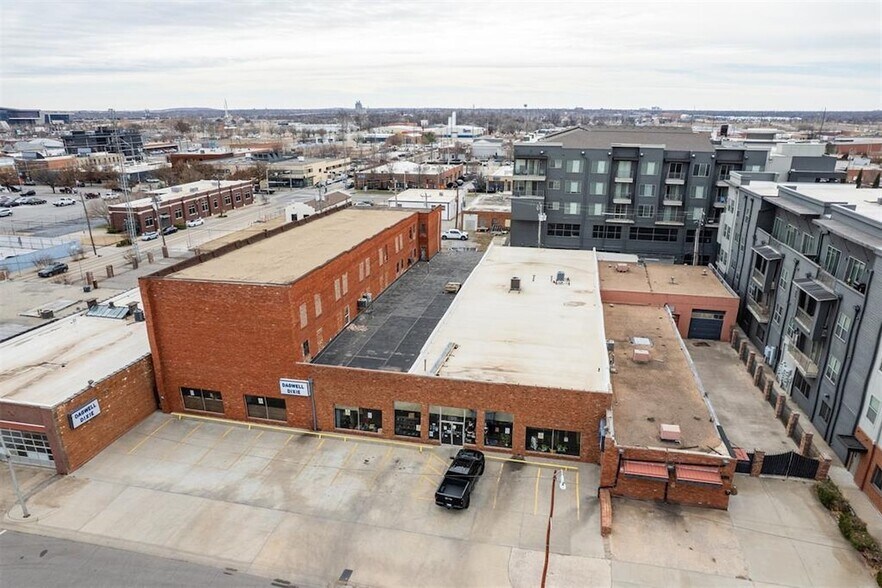 800-820 W Main St. Oklahoma City, OK portefeuille de 3 biens à vendre sur LoopNet.fr - Aérien – Image 3 sur 14