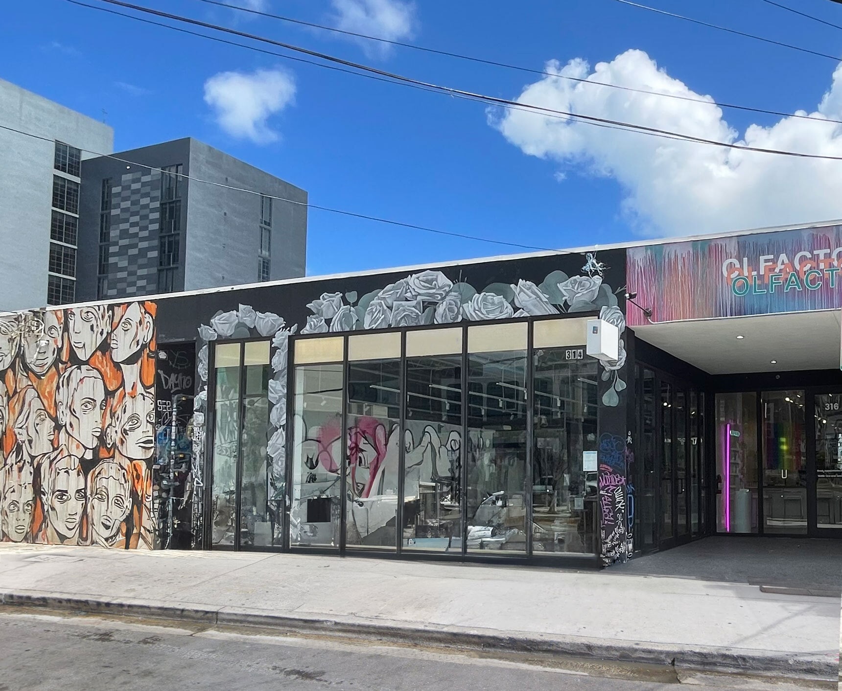 310-322 NW 25th St, Miami, FL à louer Photo de l’immeuble– Image 1 sur 1