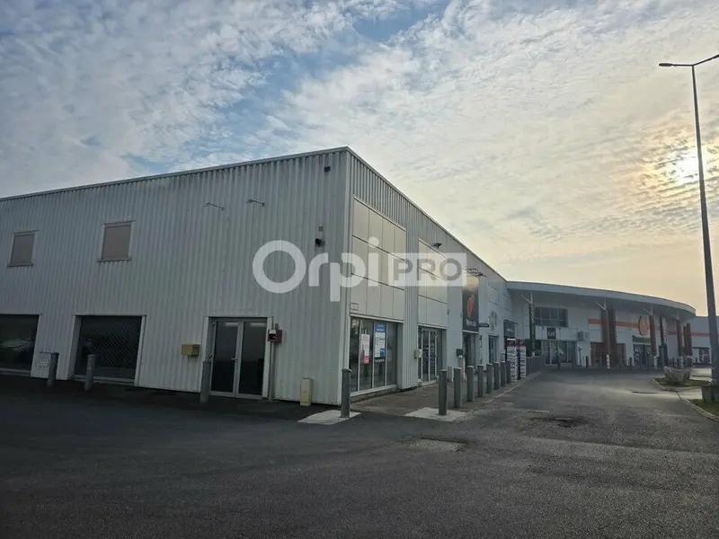 Local commercial dans Bétheny à louer Photo de l’immeuble– Image 1 sur 2