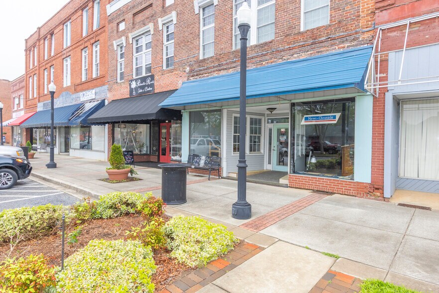 218 City Sq, Belton, SC à vendre - Photo de l’immeuble – Image 1 sur 11