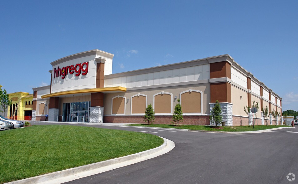 7201 Shallowford Rd, Chattanooga, TN à louer - Photo principale – Image 2 sur 24