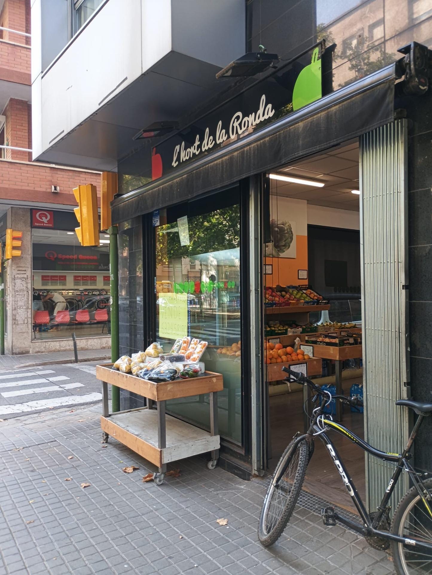 Local commercial dans Sabadell, Barcelona à louer Photo intérieure– Image 1 sur 8