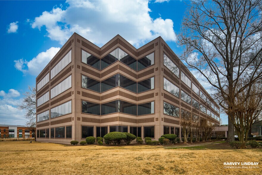 240 Corporate Blvd, Norfolk, VA à louer - Photo de l’immeuble – Image 2 sur 23