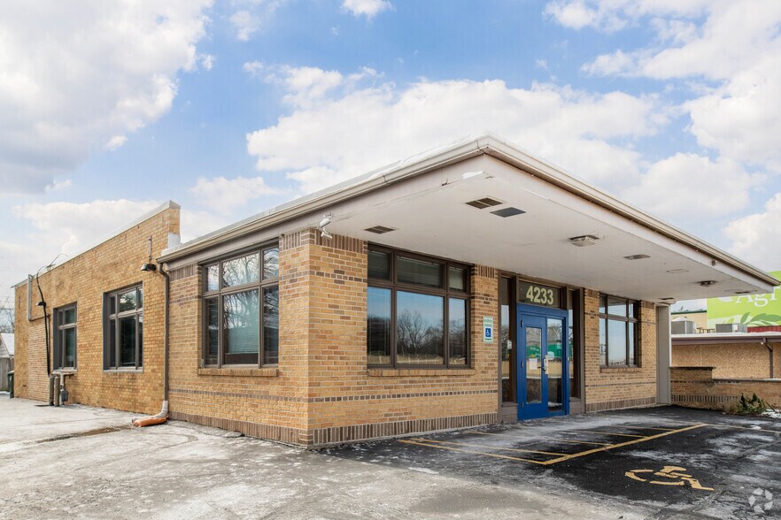 4233 W Beltline Hwy, Madison, WI à vendre - Photo de l’immeuble – Image 1 sur 8