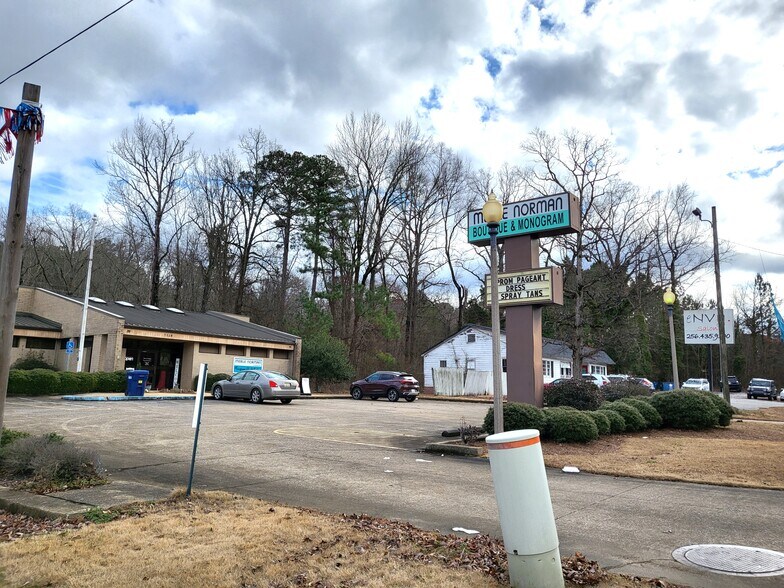 1510 Pelham Rd S, Jacksonville, AL à vendre - Photo principale – Image 1 sur 2
