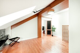 1312 Rue Sainte-Catherine O, Montréal, QC à louer Photo de l’immeuble– Image 1 sur 4