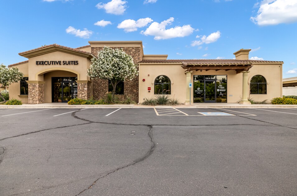 725 W Elliot Rd, Gilbert, AZ à vendre Photo principale– Image 1 sur 31