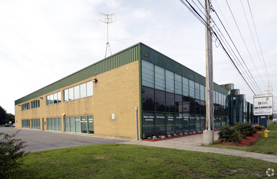380 Hunt Club Rd, Ottawa, ON à vendre - Photo de l’immeuble – Image 2 sur 8