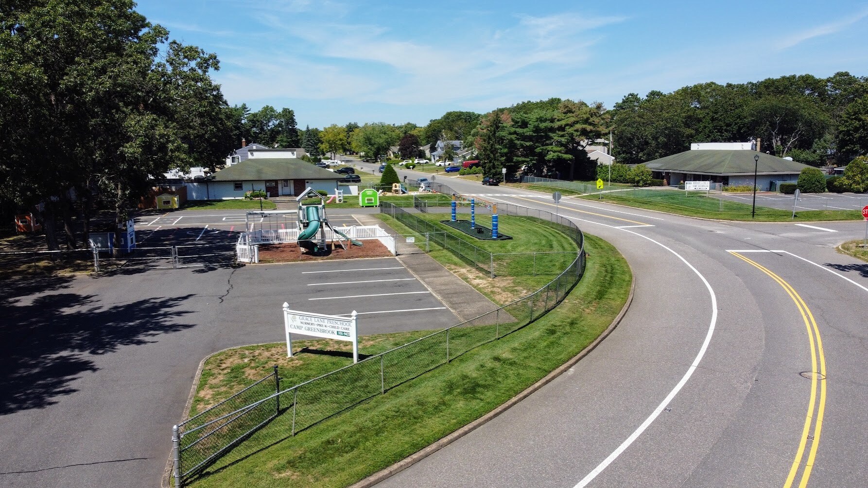 9-10 Glenmere Ln, Coram, NY à vendre Photo de l’immeuble– Image 1 sur 37