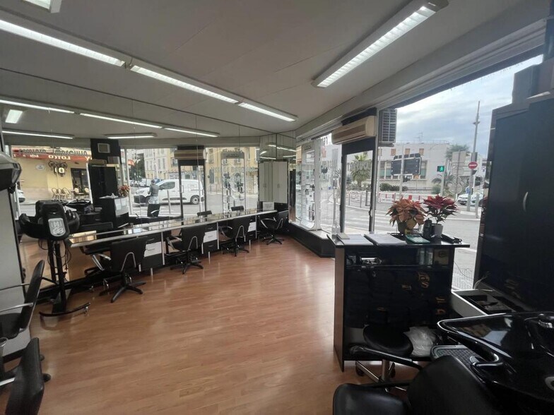 Local commercial dans Nice à louer - Photo intérieure – Image 1 sur 3
