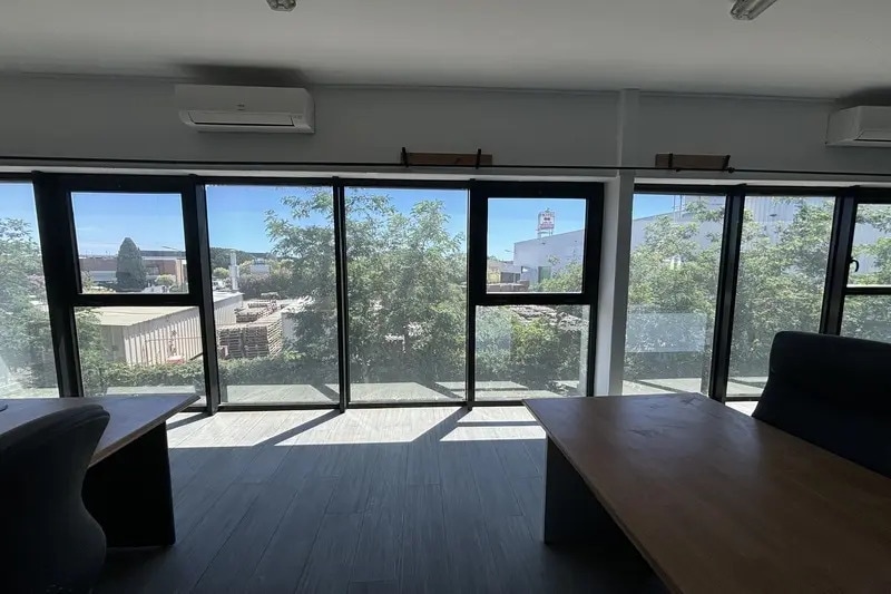 Bureau dans Mauguio à louer - Photo de l’immeuble – Image 3 sur 5