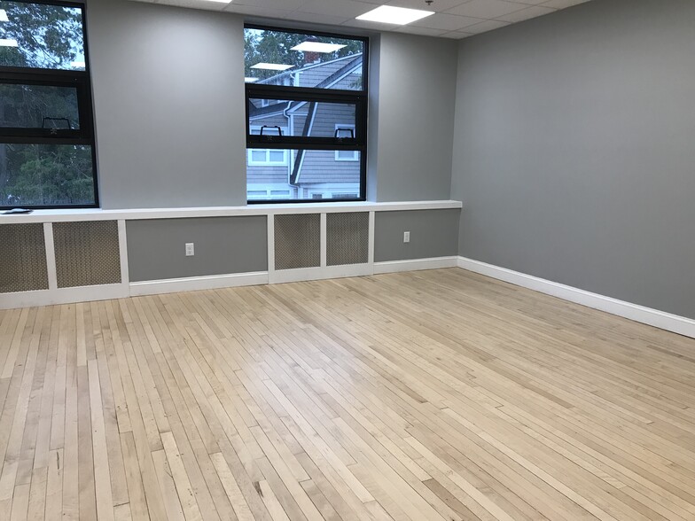 994-1000 Farmington Ave, West Hartford, CT à louer - Photo intérieure – Image 2 sur 9