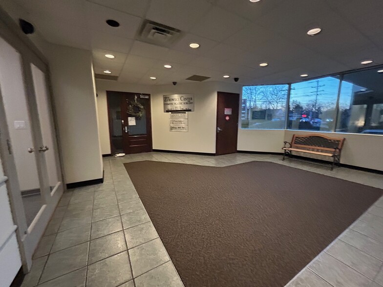 3612 Lake Ave, Wilmette, IL à louer - Photo de l’immeuble – Image 2 sur 8