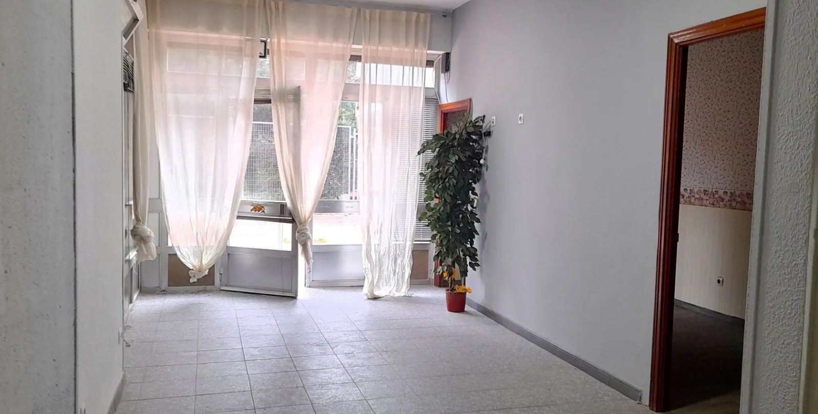 Local commercial dans Madrid, Madrid à louer Photo intérieure– Image 1 sur 2