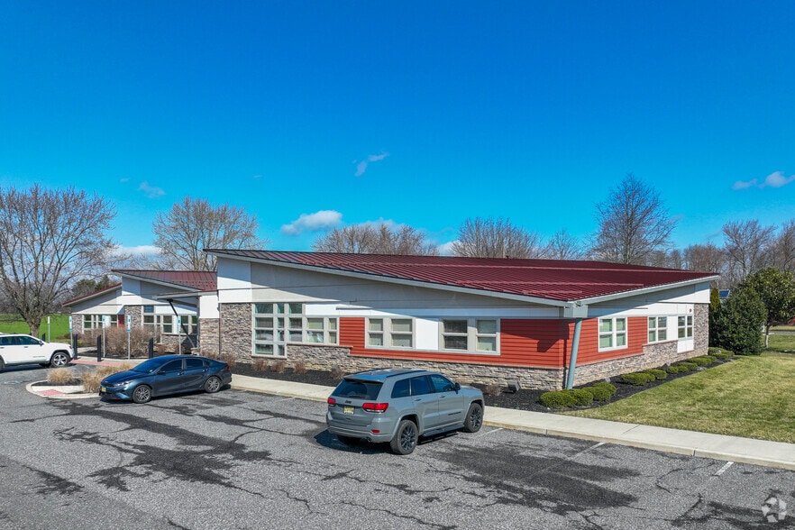 399 Front St, Elmer, NJ à louer - Photo principale – Image 1 sur 30